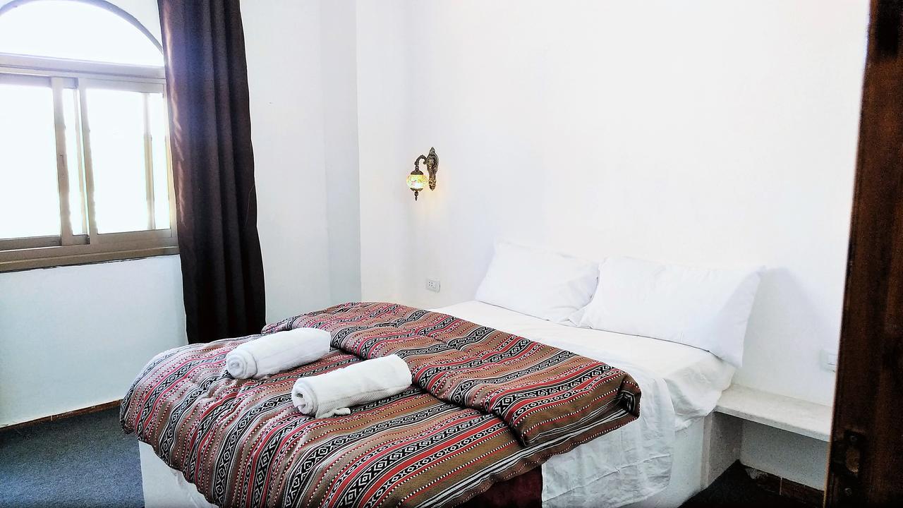 Petra Bedouin Bed And Breakfast Wadi Musa Exterior photo